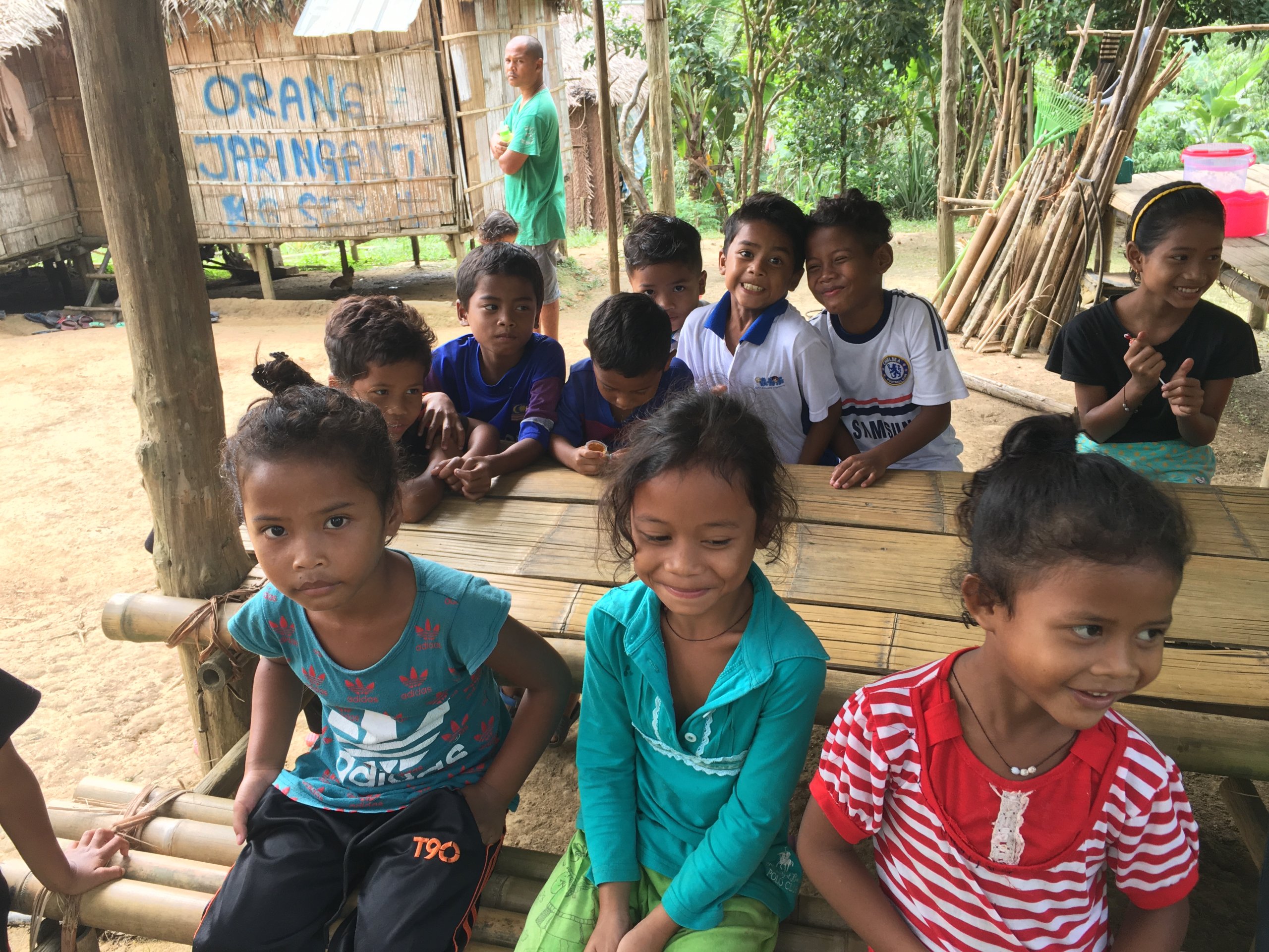 Bersama anak-anak Orang Asli Kpg Ulu Semul